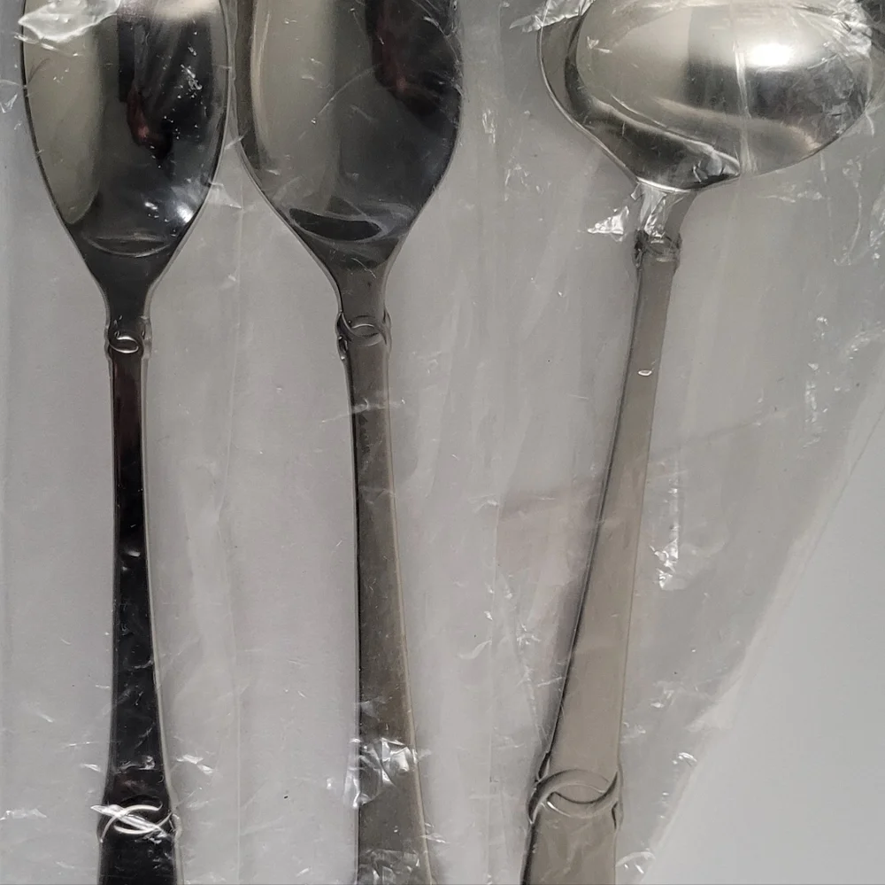 Oneida Flatware - Picture 2 of 3